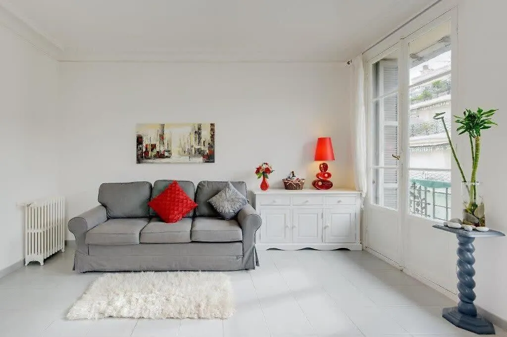 Sunny Corner Apartment Nice